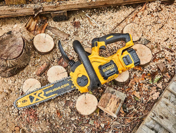 18V XR BRUSHLESS 30CM CHAINSAW - Image 5
