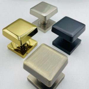 INTERIOIR MAIN DOOR HANDLE(S50-777-)